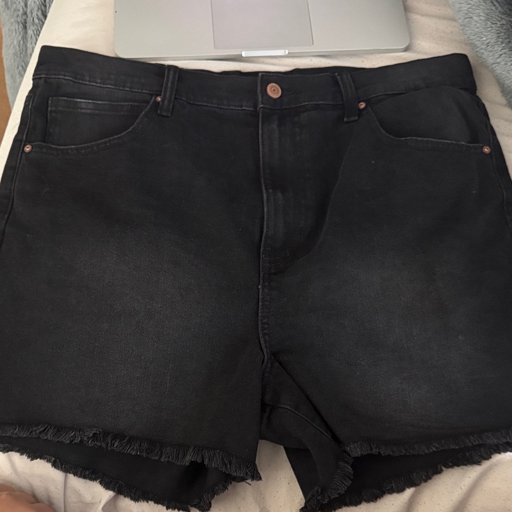 Celebrity Pink Black Jean Shorts